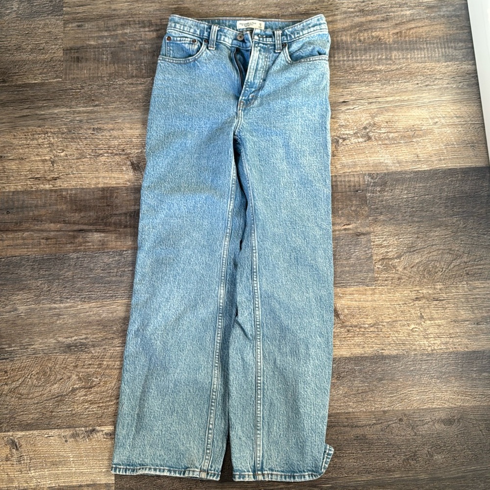 Abercrombie 90s relaxed jeans, high rise